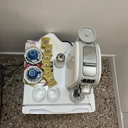 Stanza Con Ottima Posizione 3*