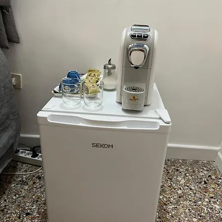 Stanza Con Ottima Posizione