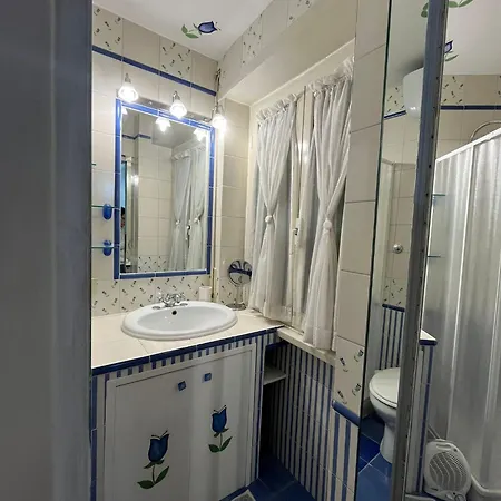 Stanza Con Ottima Posizione بيت ضيافة *