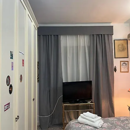 Stanza Con Ottima Posizione *